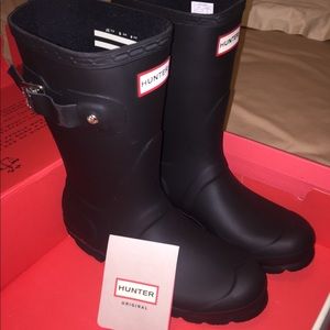 Size 6 Short Hunter Rain Boots Black